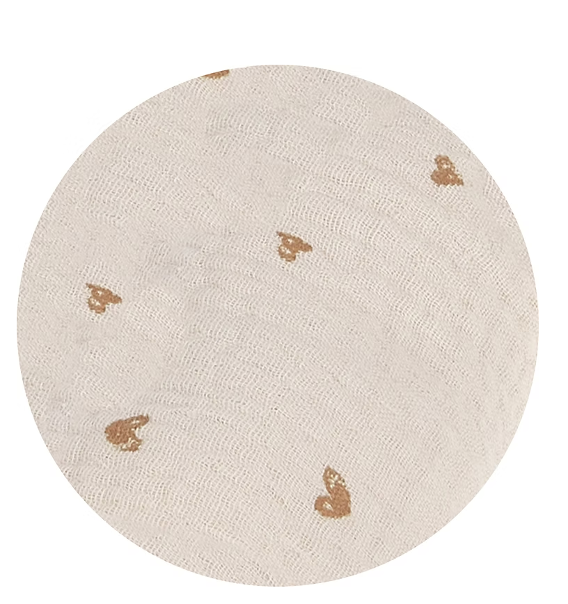 Couverture d'emmaillotage à motifs cœurs